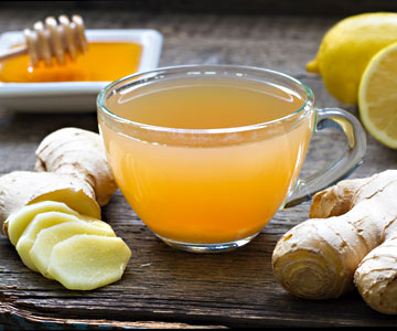 Hot tea and lemon