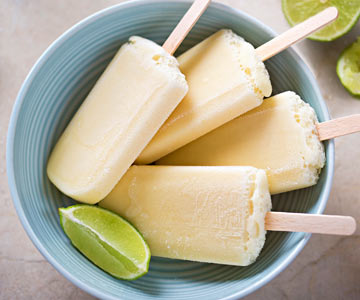 Orange-banana smoothie popsicles