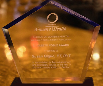 Elizabeth Noble Award presented to Susan Giglio, PT.